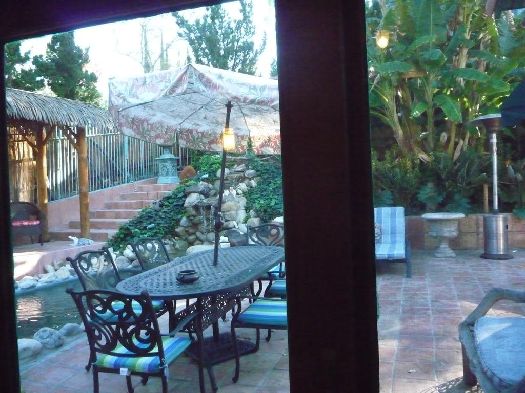 Woodland Hills Calabasas Guesthouses ลอสแอนเจลิส ภายนอก รูปภาพ