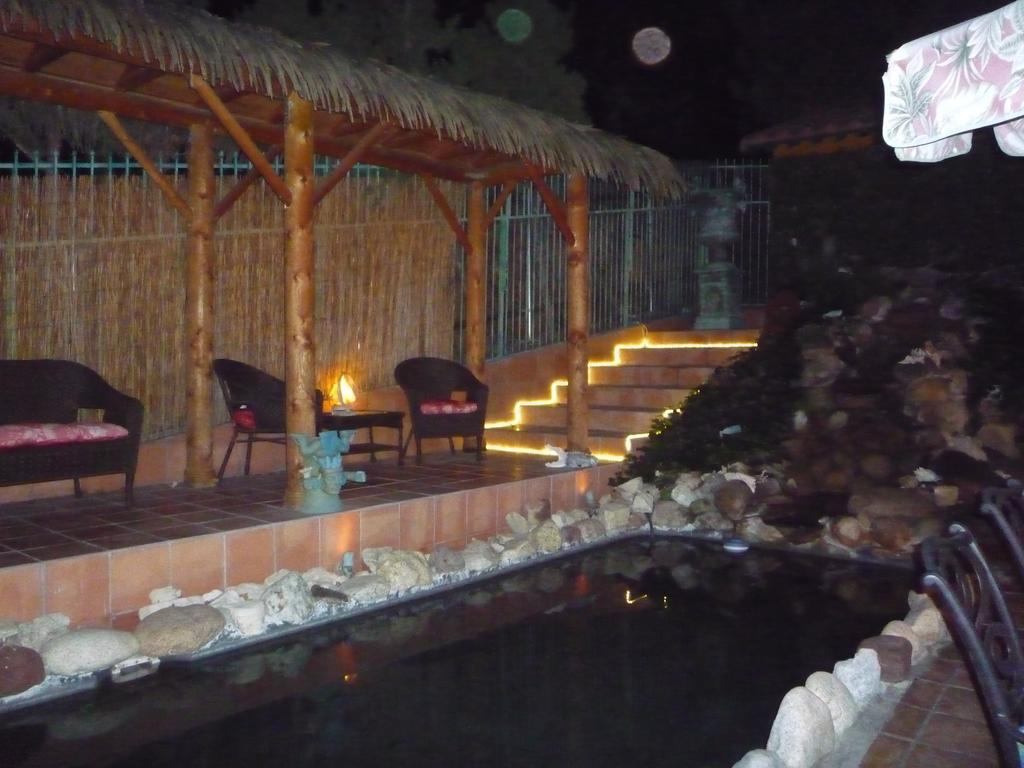 Woodland Hills Calabasas Guesthouses ลอสแอนเจลิส ภายนอก รูปภาพ