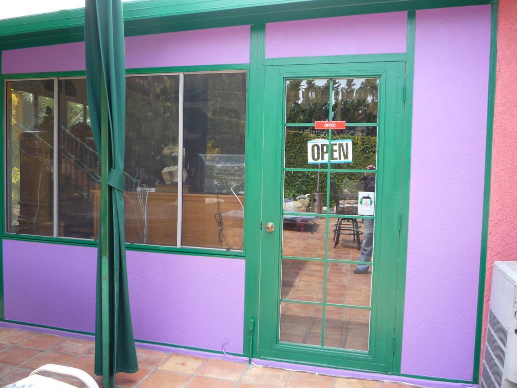Woodland Hills Calabasas Guesthouses ลอสแอนเจลิส ภายนอก รูปภาพ