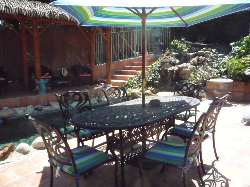 Woodland Hills Calabasas Guesthouses ลอสแอนเจลิส ภายนอก รูปภาพ