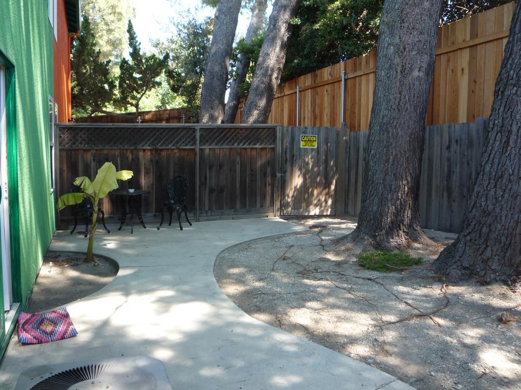 Woodland Hills Calabasas Guesthouses ลอสแอนเจลิส ภายนอก รูปภาพ