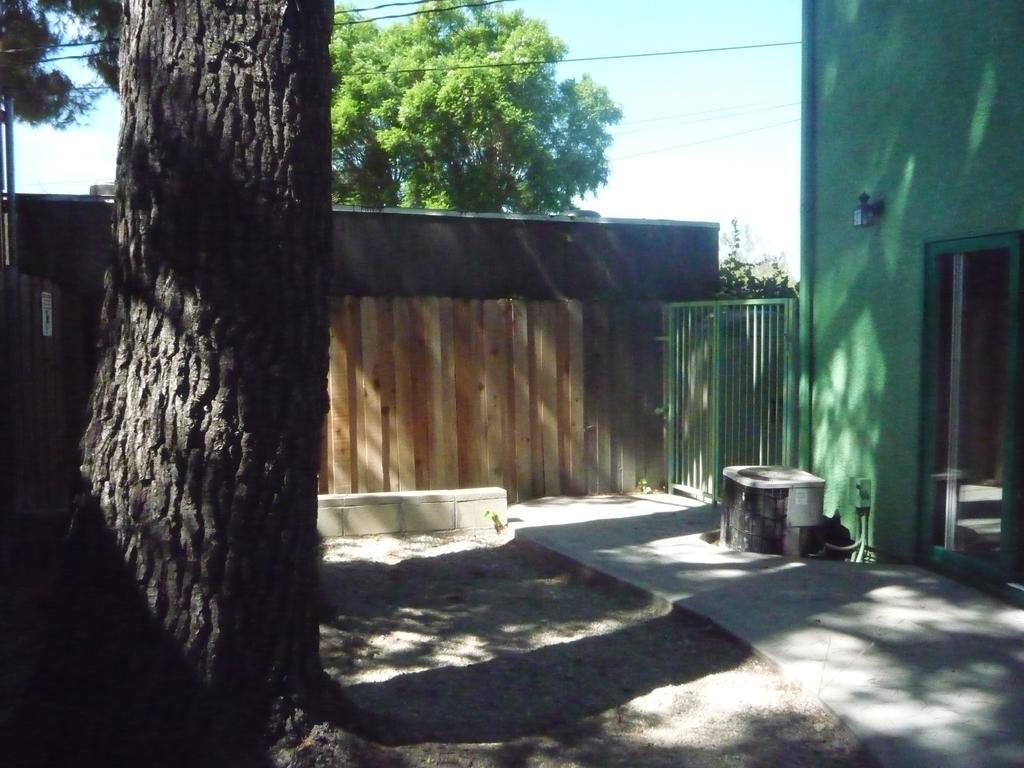 Woodland Hills Calabasas Guesthouses ลอสแอนเจลิส ภายนอก รูปภาพ